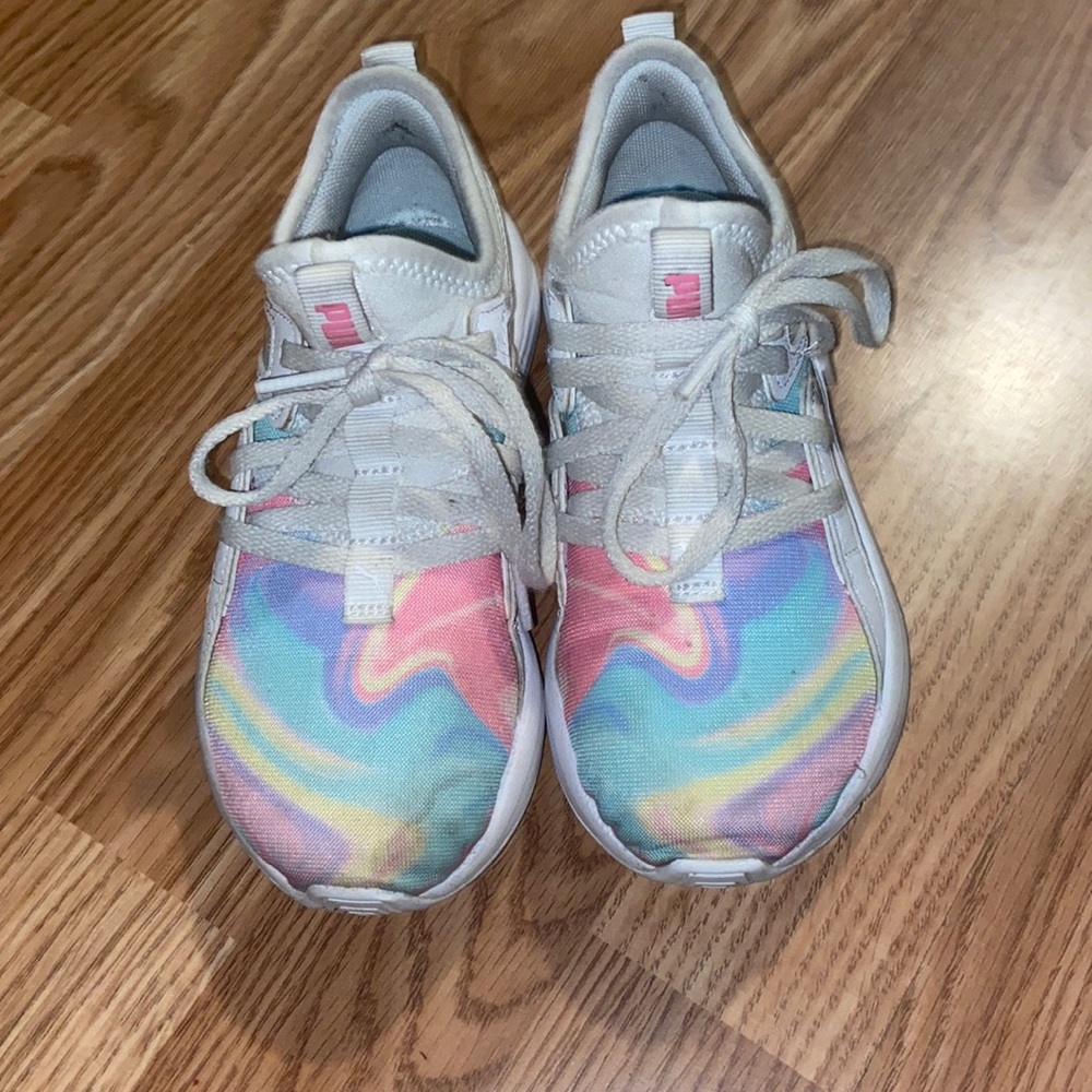 Girls Soft Foam Pumas.